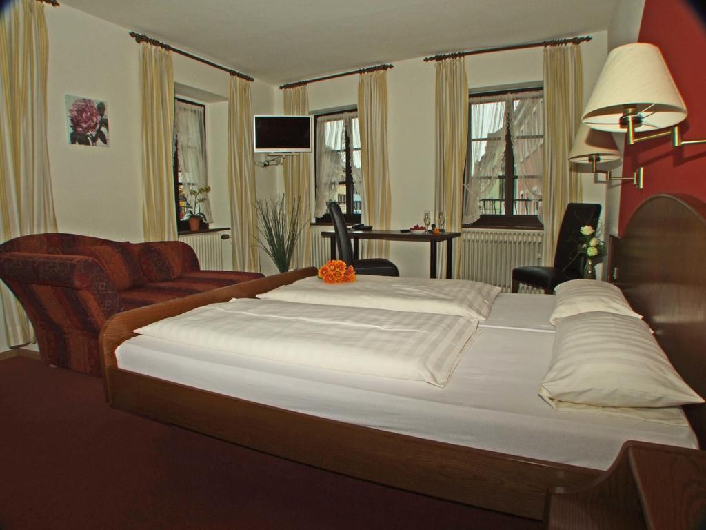 Hotel Beller เคนซิงเงน ภายนอก รูปภาพ