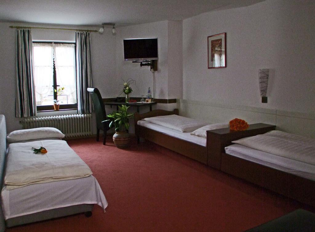 Hotel Beller เคนซิงเงน ภายนอก รูปภาพ