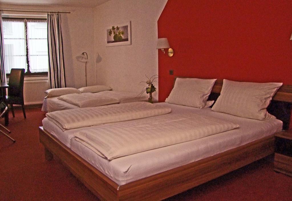 Hotel Beller เคนซิงเงน ภายนอก รูปภาพ